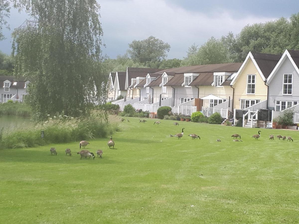 Nyhavn Villa Cirencester Kültér fotó